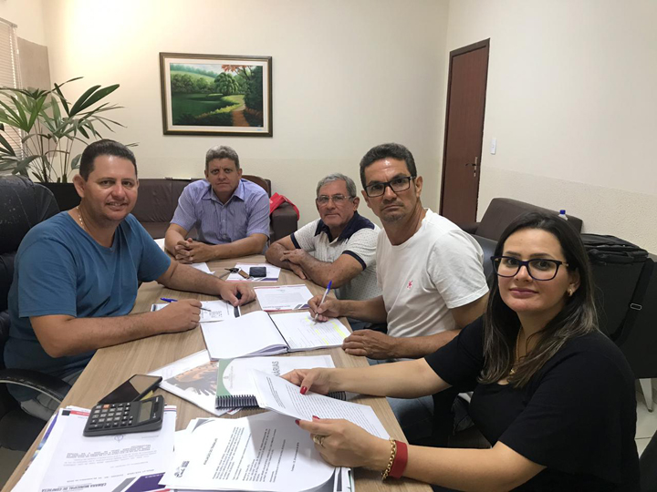 Janete, Cristiano, Polaco, Elton e Zetão discutem LDO