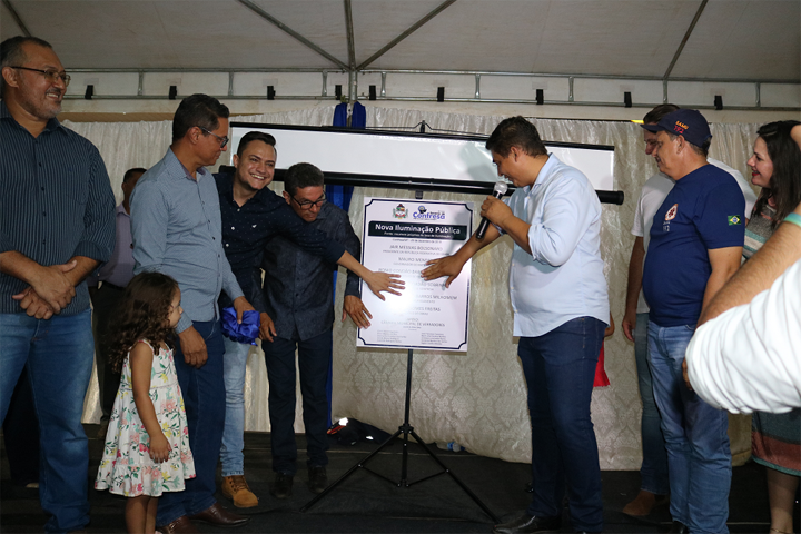 Governo municipal inaugura segunda fase da iluminação pública