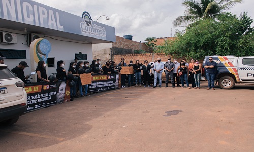 Organizado pela Secretaria Municipal de Assistência Social, confresenses participam de manifestação contra aumento de casos de abusos sexuais contra crianças e adolescentes