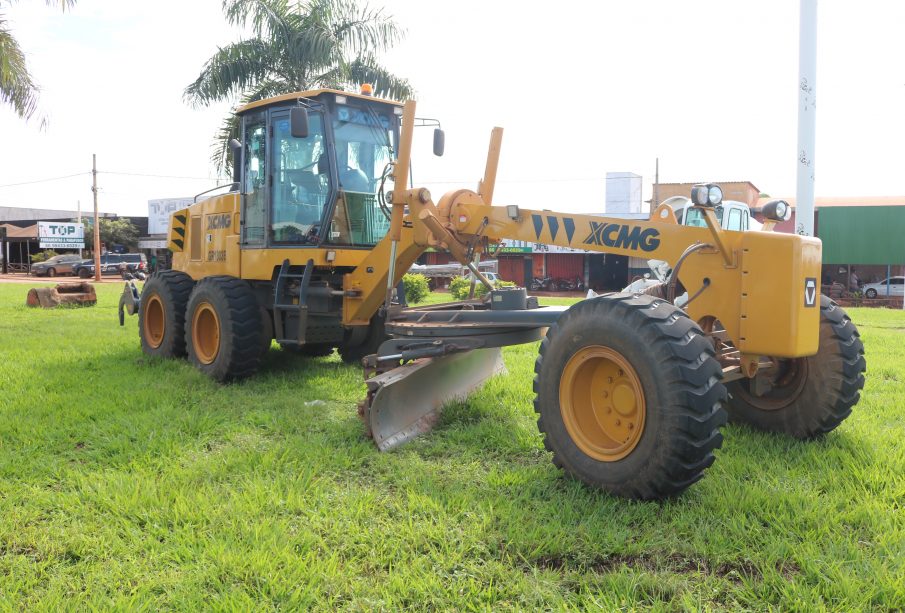 Governo de Confresa recebe 3 novas máquinas para execução de obras públicas